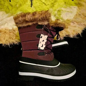 Brown with fur lace up women's boots size 7